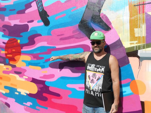 Tattooed City and Artist




Miami Wall Street for the rich, Street Wall for the poor