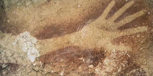 Sulawesi, 35'000 years + recently discovered in Indonesia, an other Lascaux