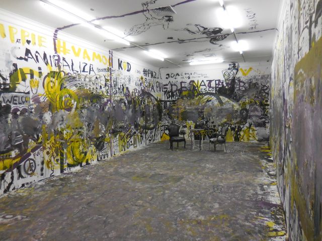 2 guys painting a room !!! Lima.